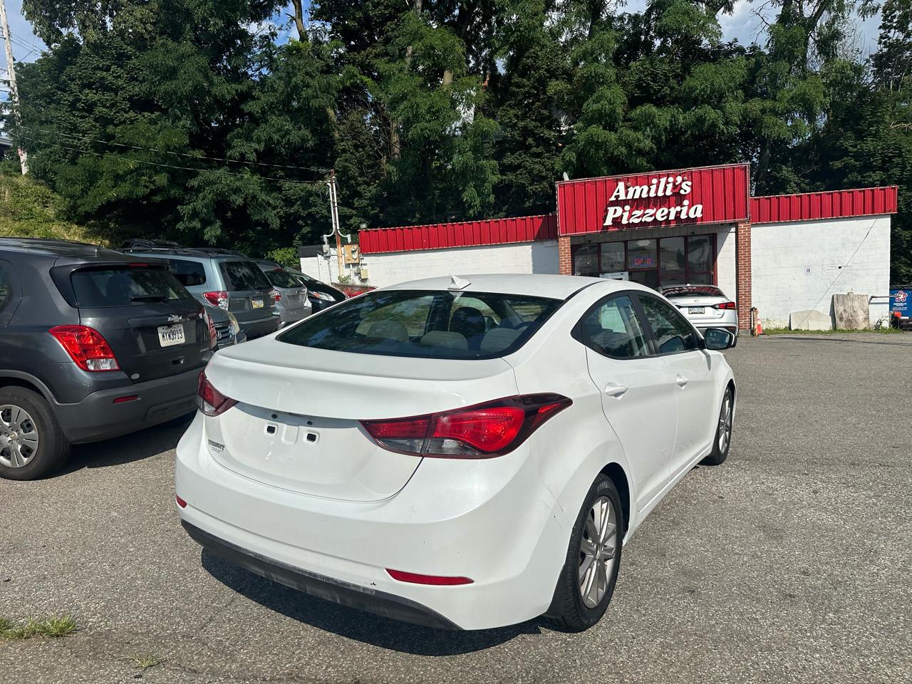 Hyundai Elantra SE 6AT 2016
