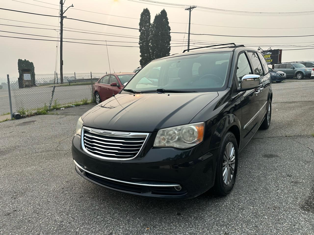 Chrysler Town & Country Touring-L 2014