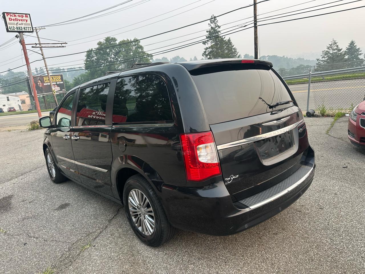 Chrysler Town & Country Touring-L 2014