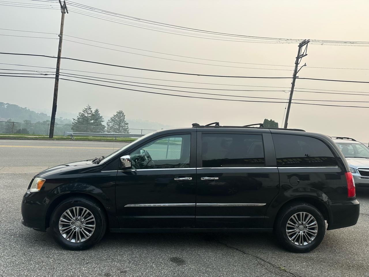 Chrysler Town & Country Touring-L 2014