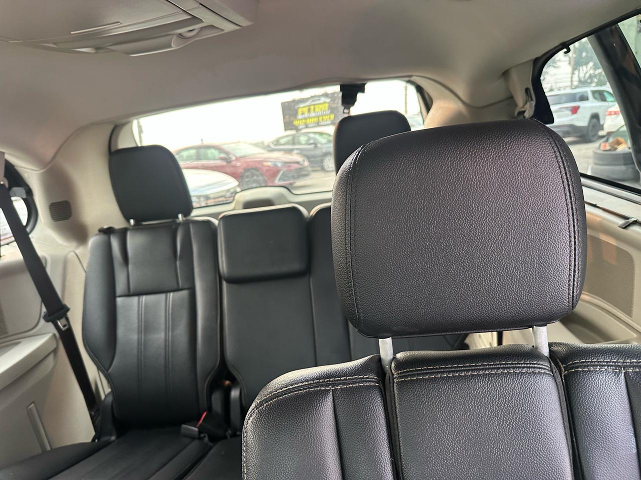 Chrysler Town & Country Touring-L 2014