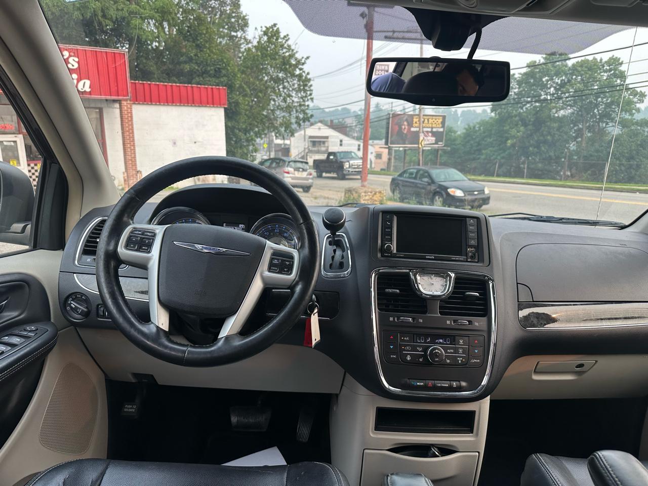 Chrysler Town & Country Touring-L 2014