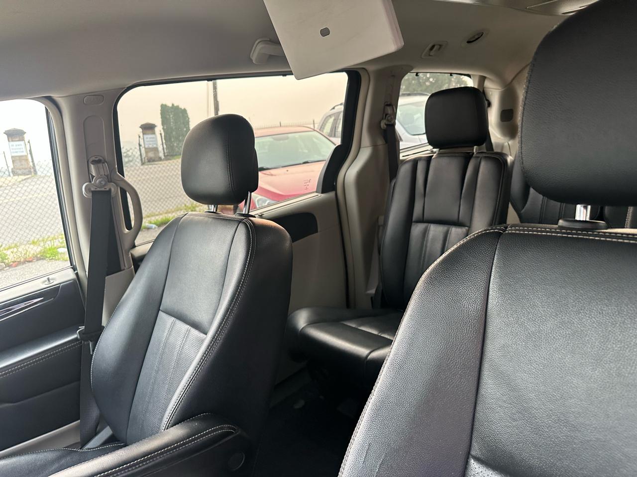 Chrysler Town & Country Touring-L 2014