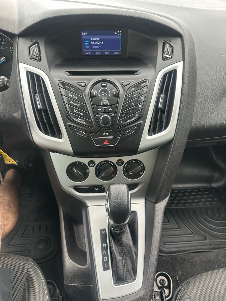 Ford Focus SE Hatch 2014