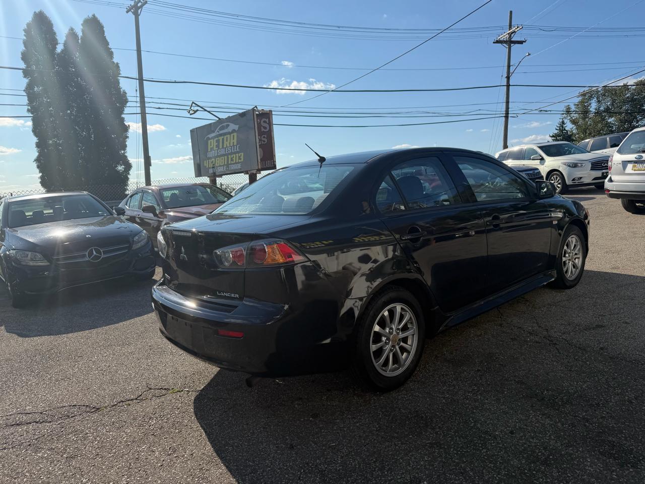 Mitsubishi Lancer ES 2013