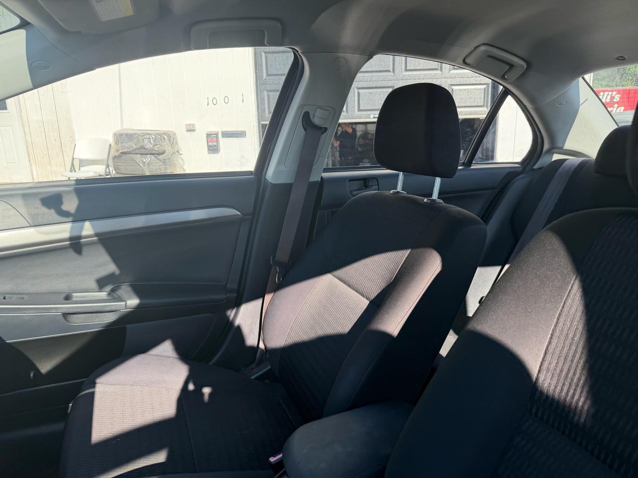 Mitsubishi Lancer ES 2013