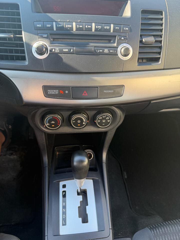 Mitsubishi Lancer ES 2013