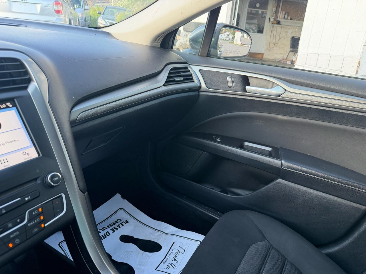 Ford Fusion SE 2017