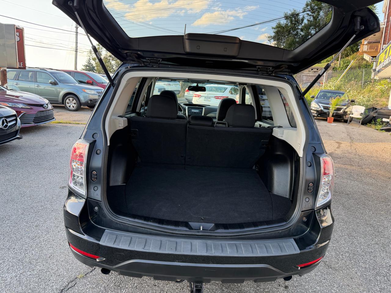 Subaru Forester 2.5X Premium 2011