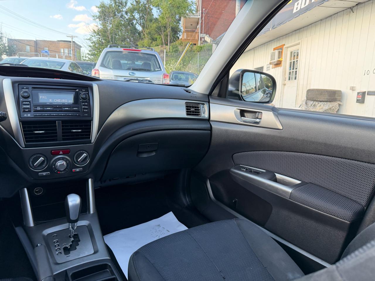 Subaru Forester 2.5X Premium 2011