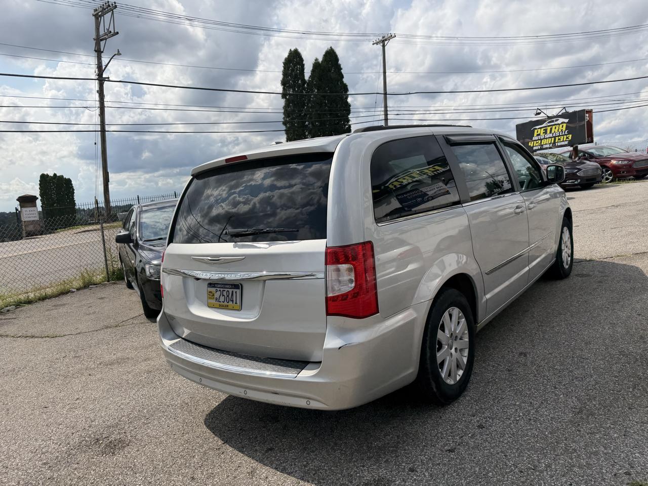 Chrysler Town & Country Touring 2012
