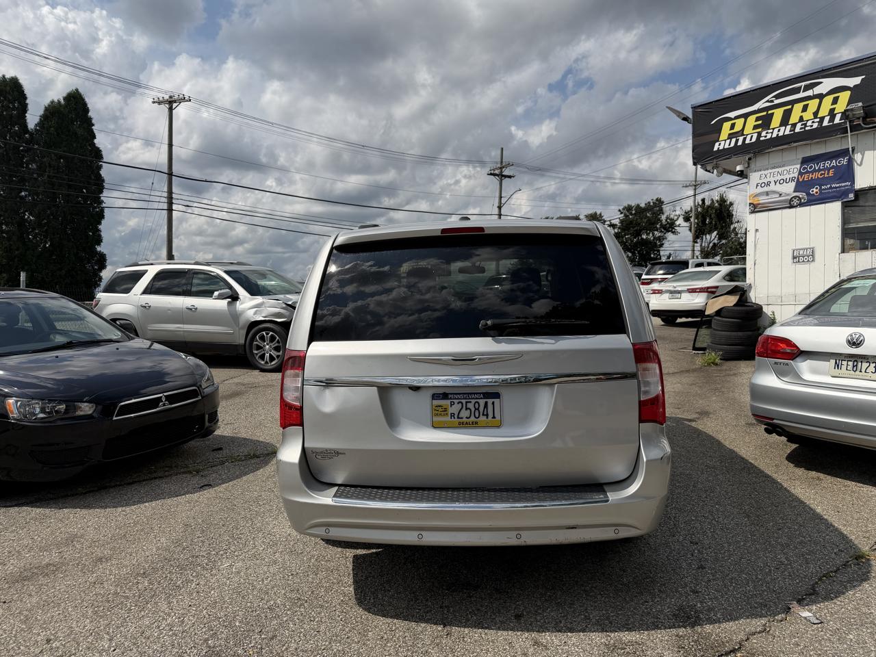 Chrysler Town & Country Touring 2012