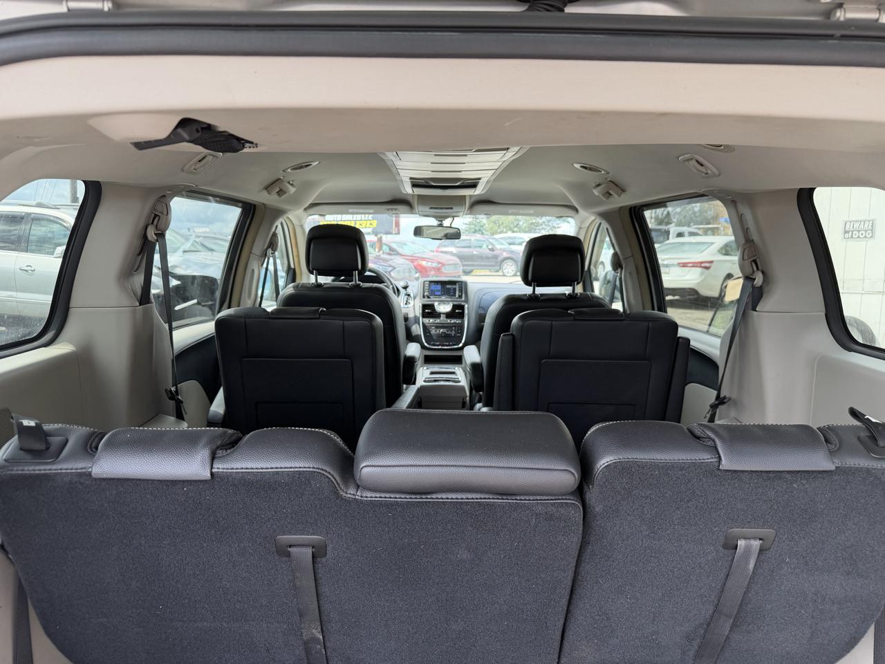 Chrysler Town & Country Touring 2012