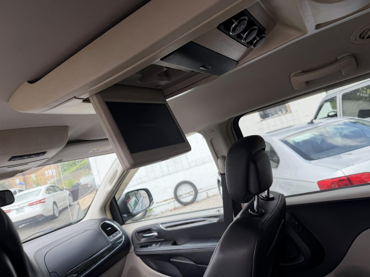 Chrysler Town & Country Touring 2012