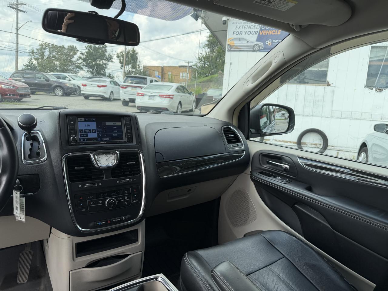 Chrysler Town & Country Touring 2012