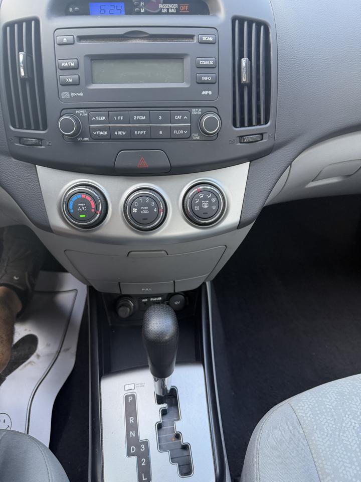 Hyundai Elantra SE 2010