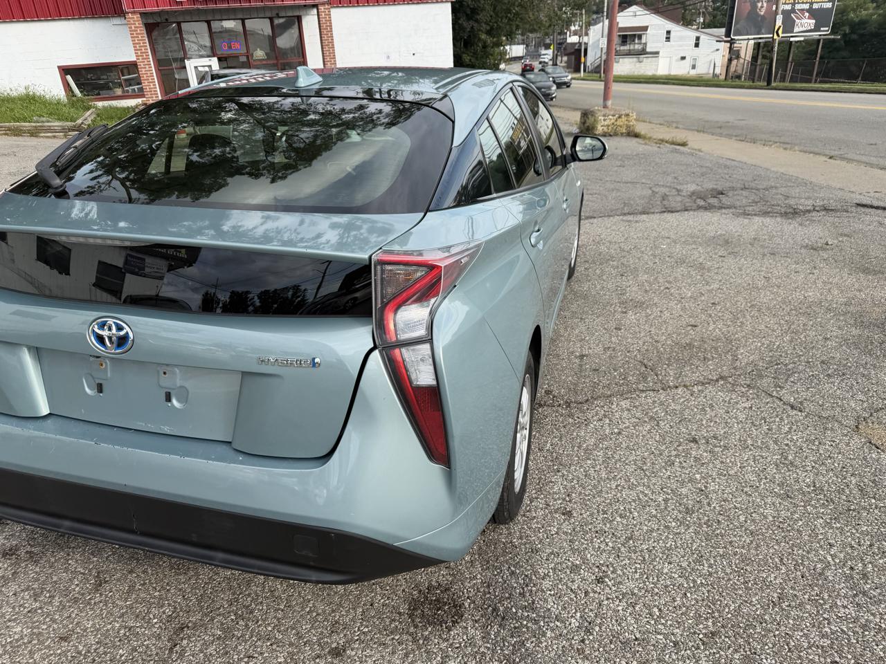 Toyota Prius Two Eco 2016