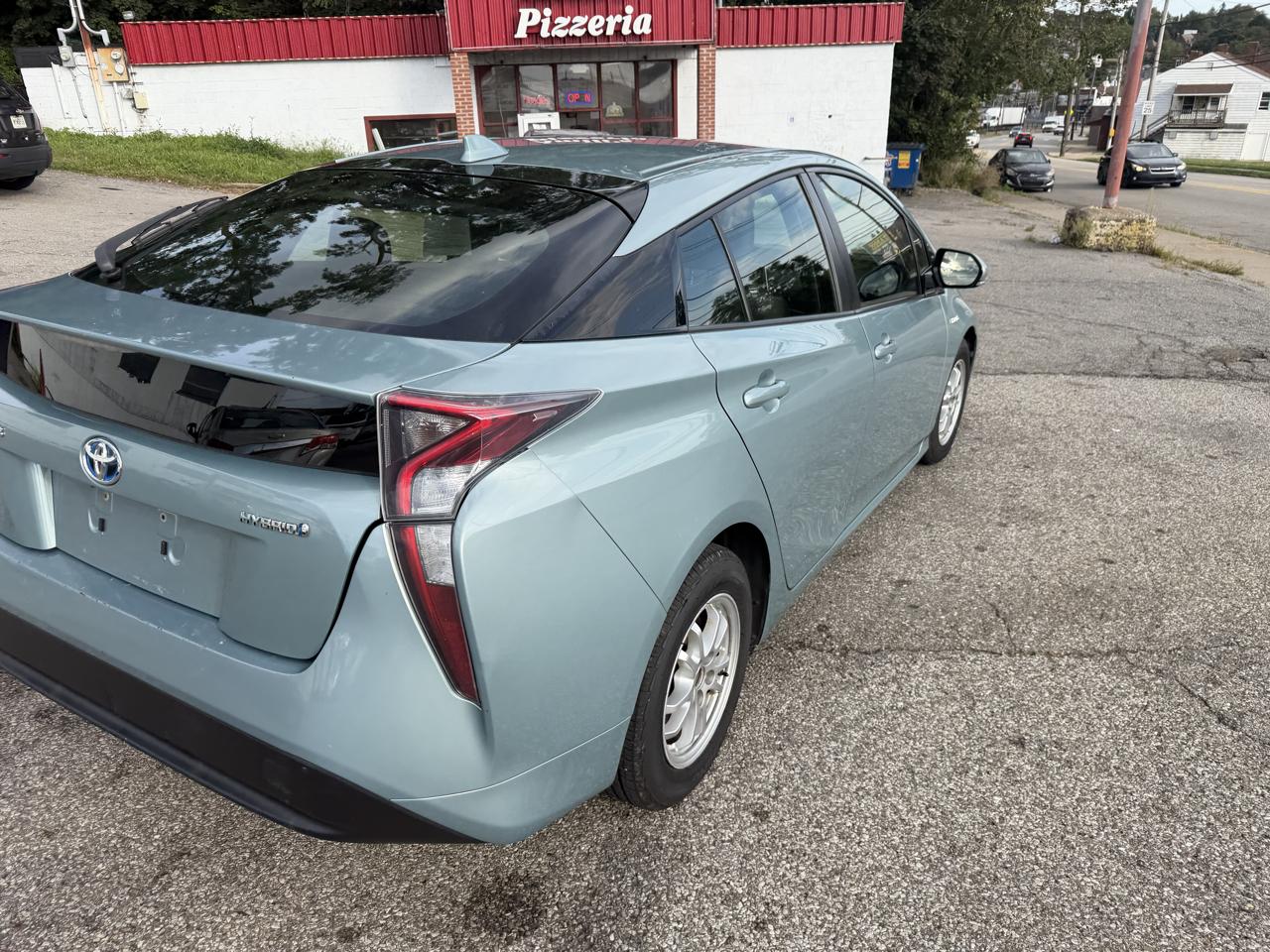 Toyota Prius Two Eco 2016