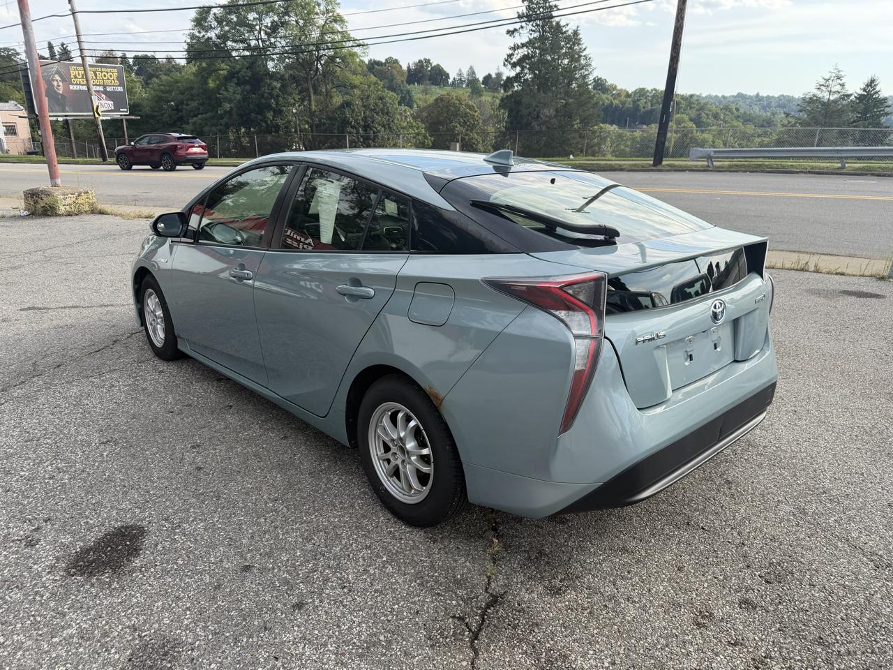 Toyota Prius Two Eco 2016