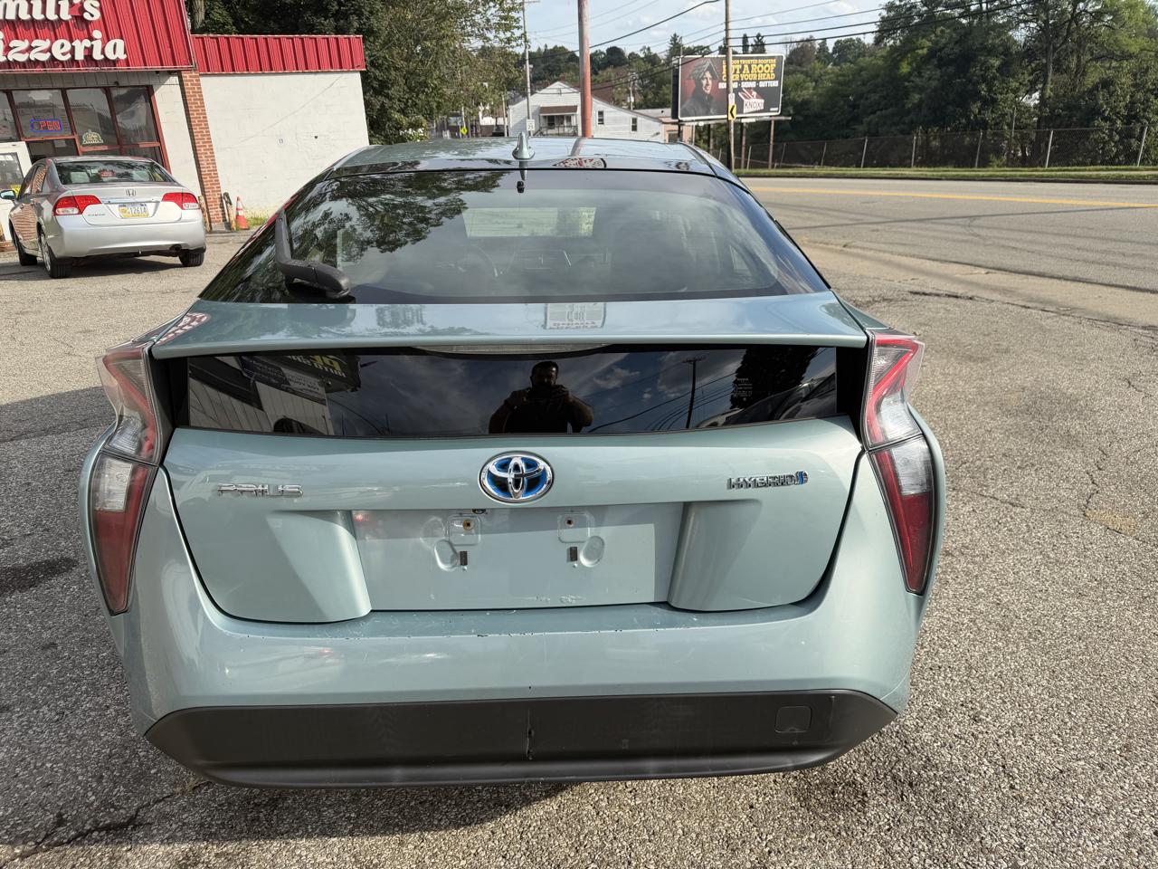 Toyota Prius Two Eco 2016