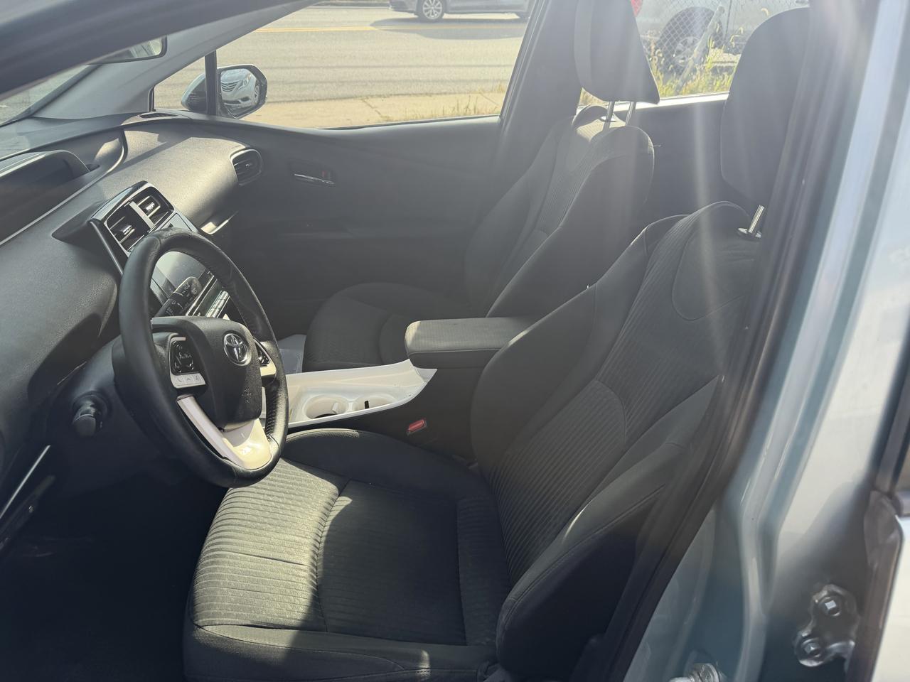 Toyota Prius Two Eco 2016