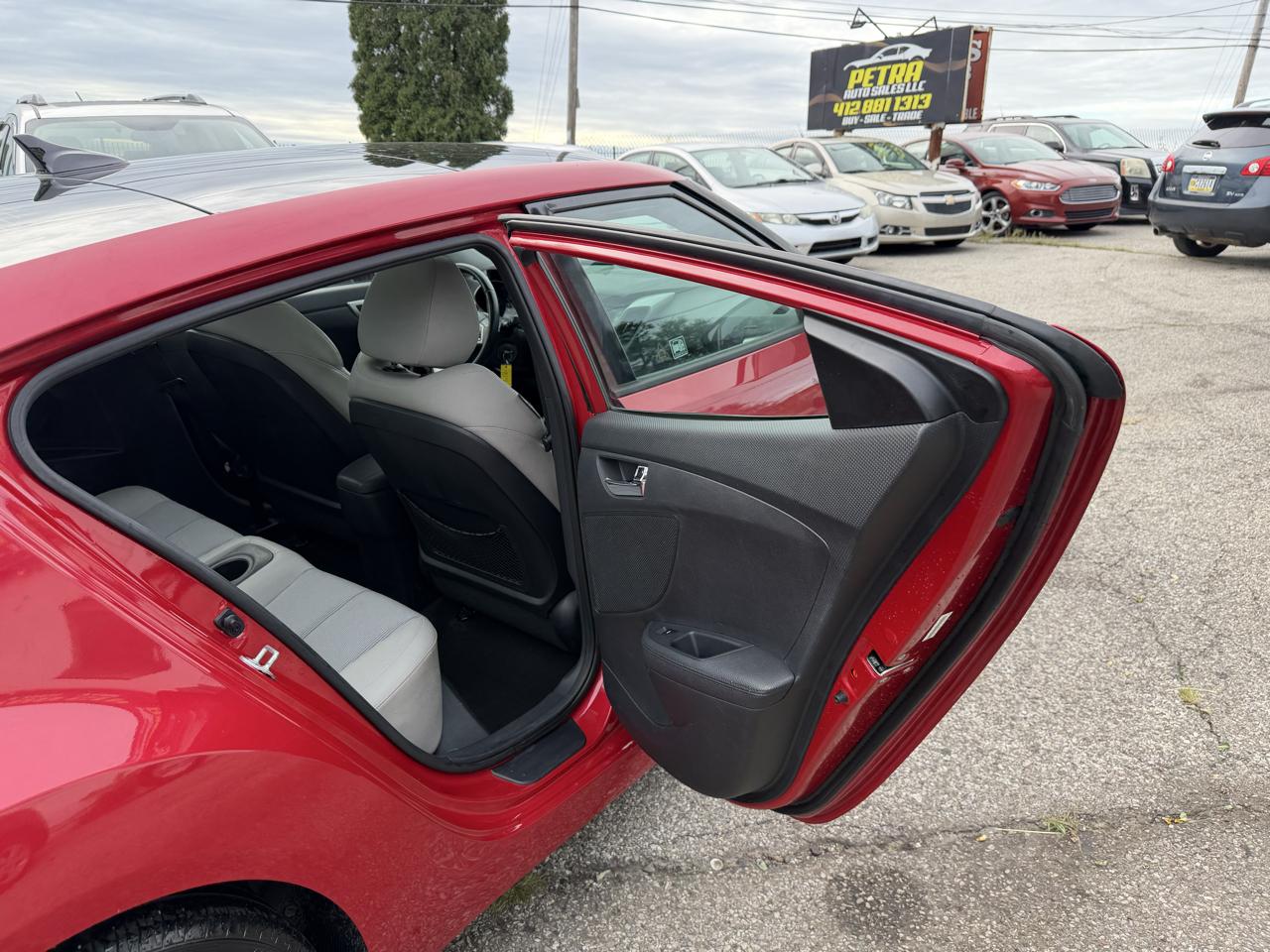 Hyundai Veloster 3D Coupe 2013