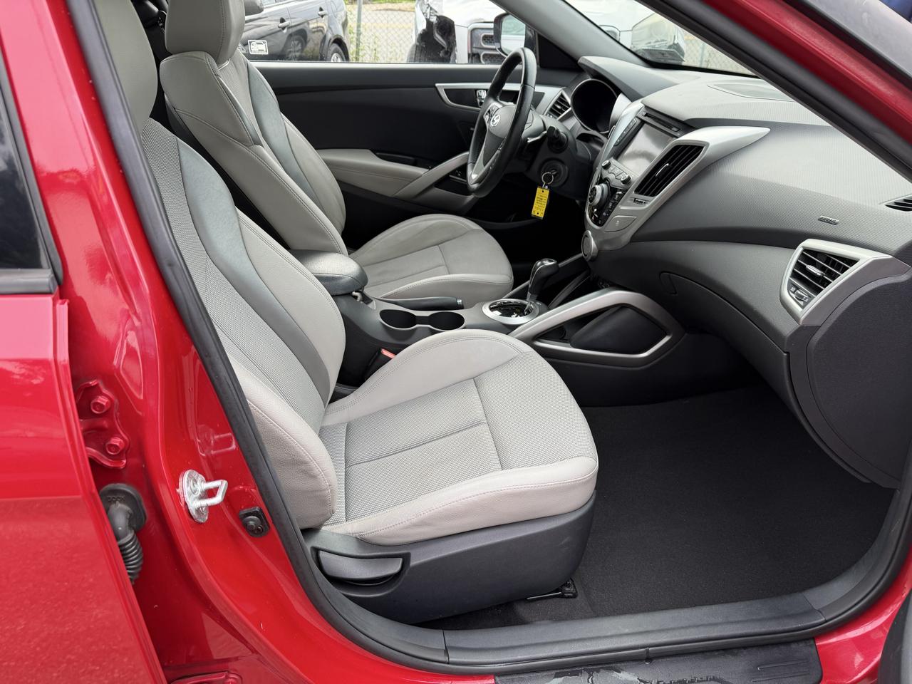 Hyundai Veloster 3D Coupe 2013