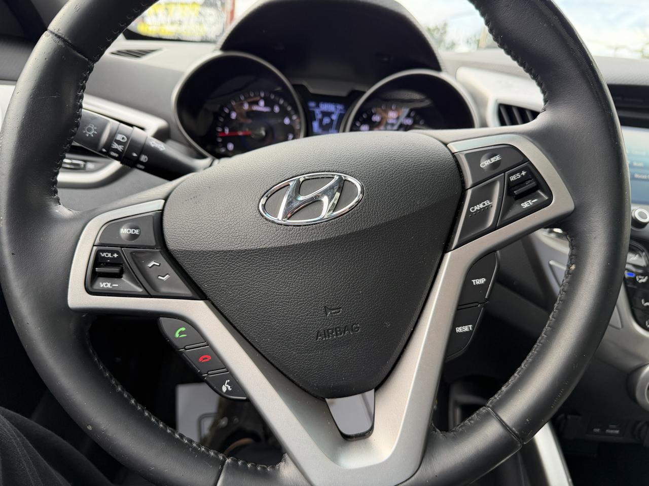 Hyundai Veloster 3D Coupe 2013