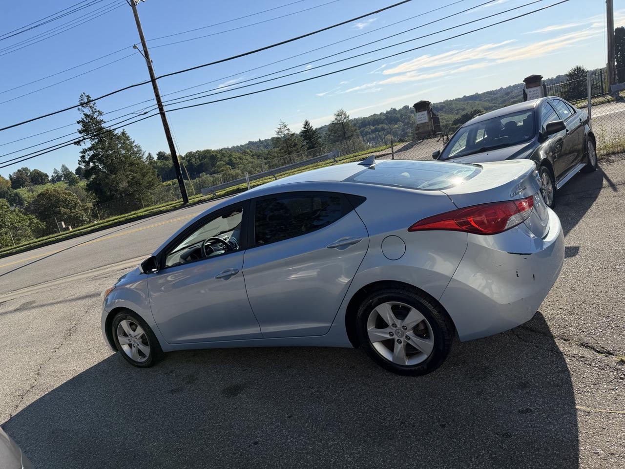 Hyundai Elantra Limited 2012