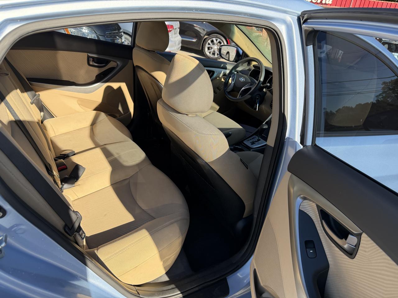 Hyundai Elantra Limited 2012