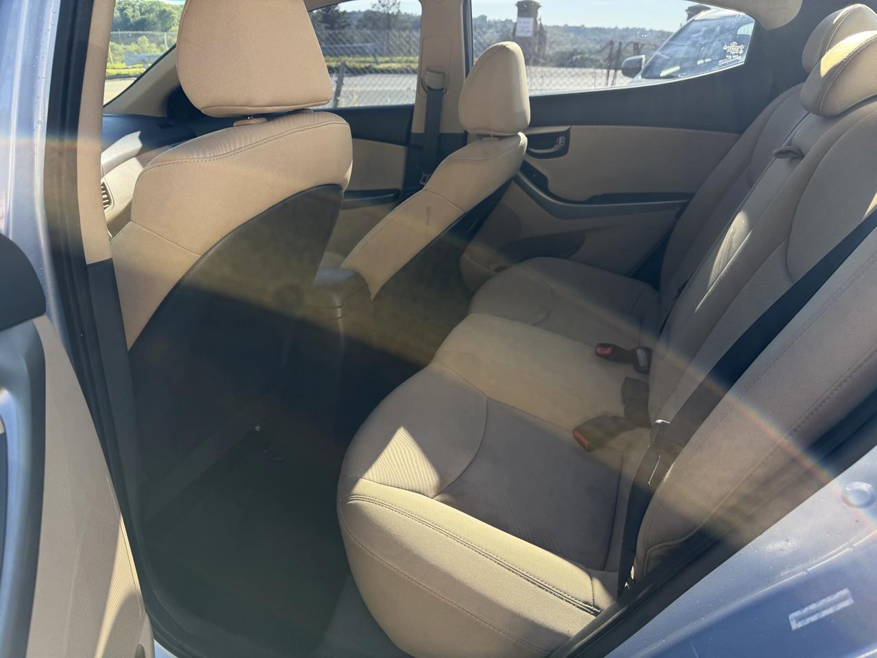Hyundai Elantra Limited 2012