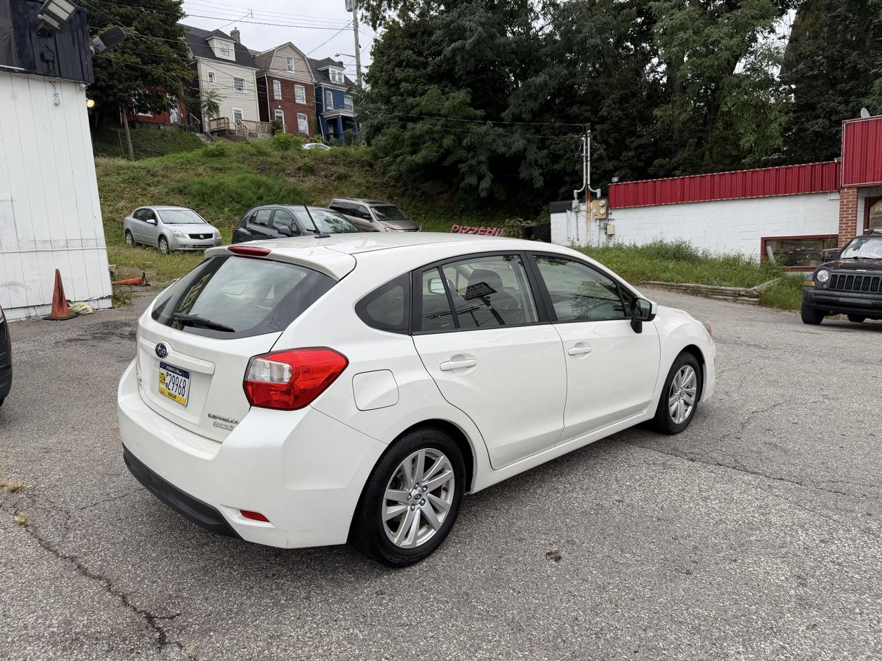 Subaru Impreza 2.0i Premium PZEV 5-Door 2016