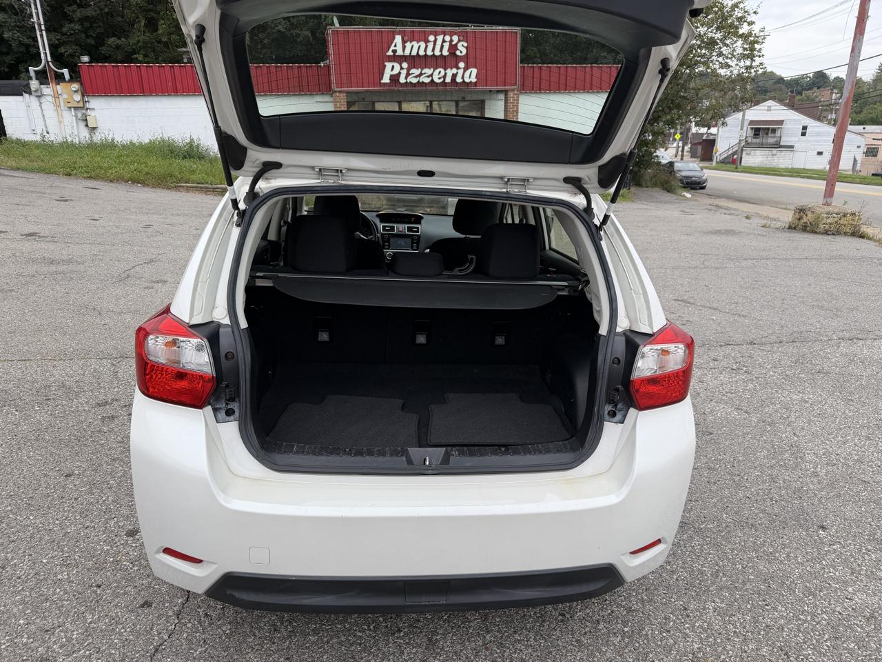 Subaru Impreza 2.0i Premium PZEV 5-Door 2016
