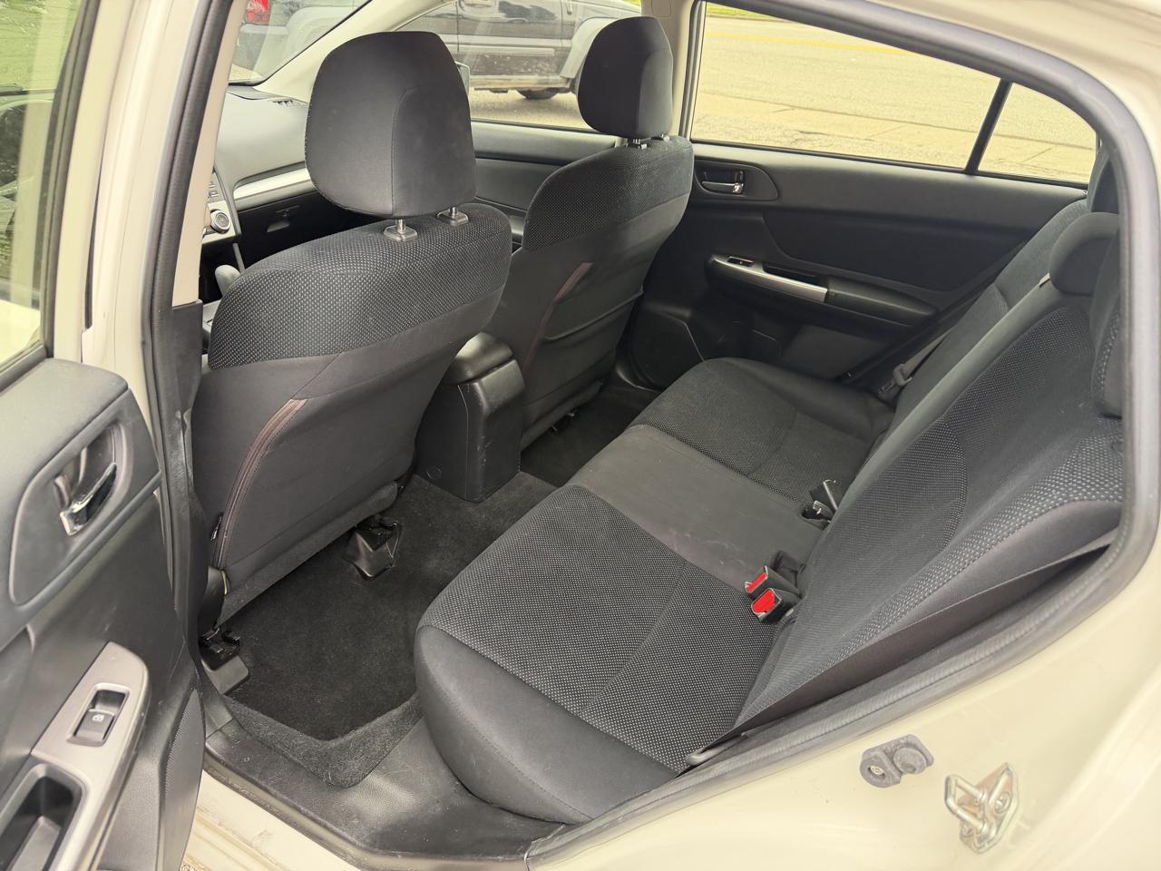 Subaru Impreza 2.0i Premium PZEV 5-Door 2016