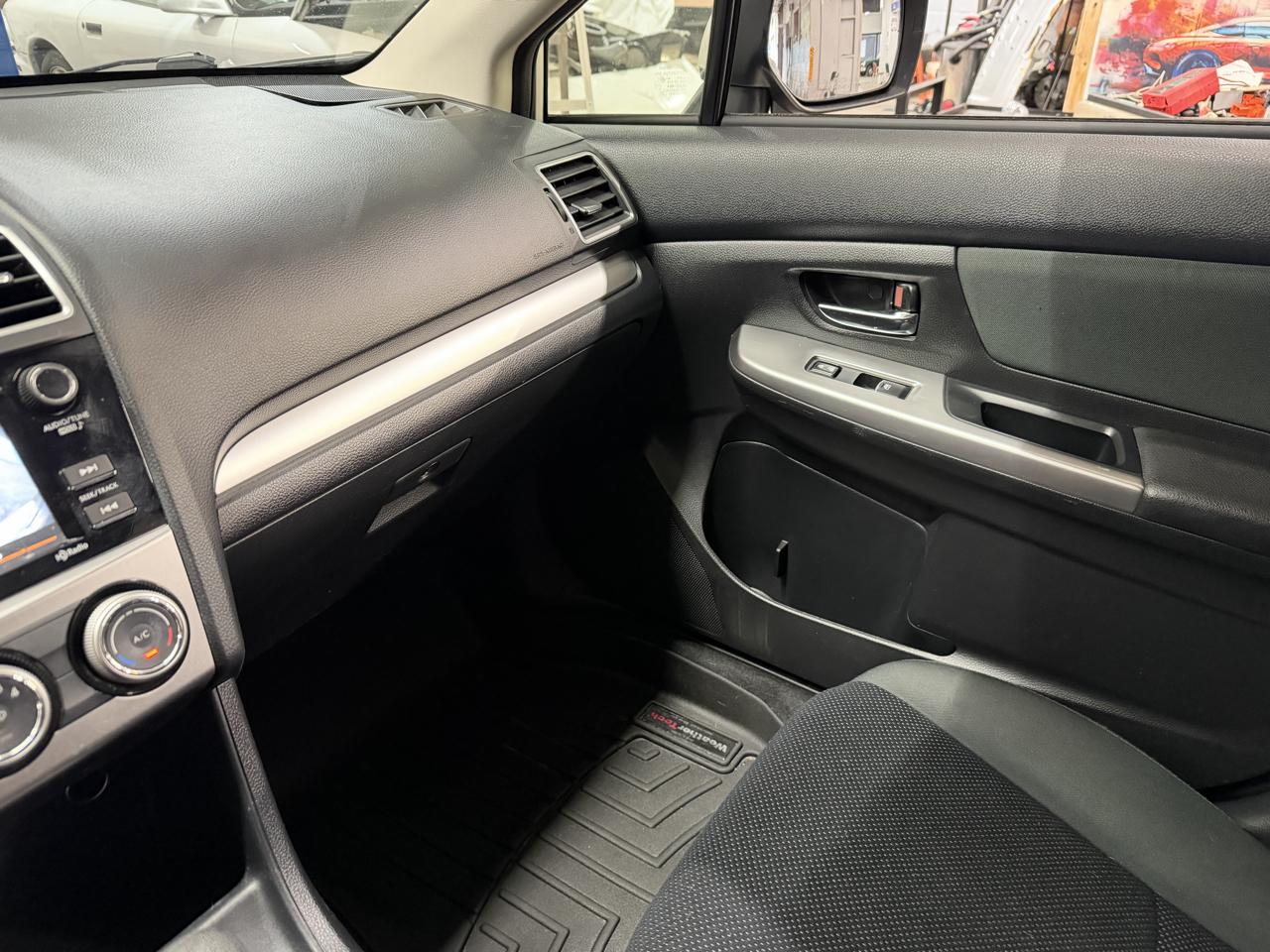 Subaru Impreza 2.0i Premium PZEV 5-Door 2016