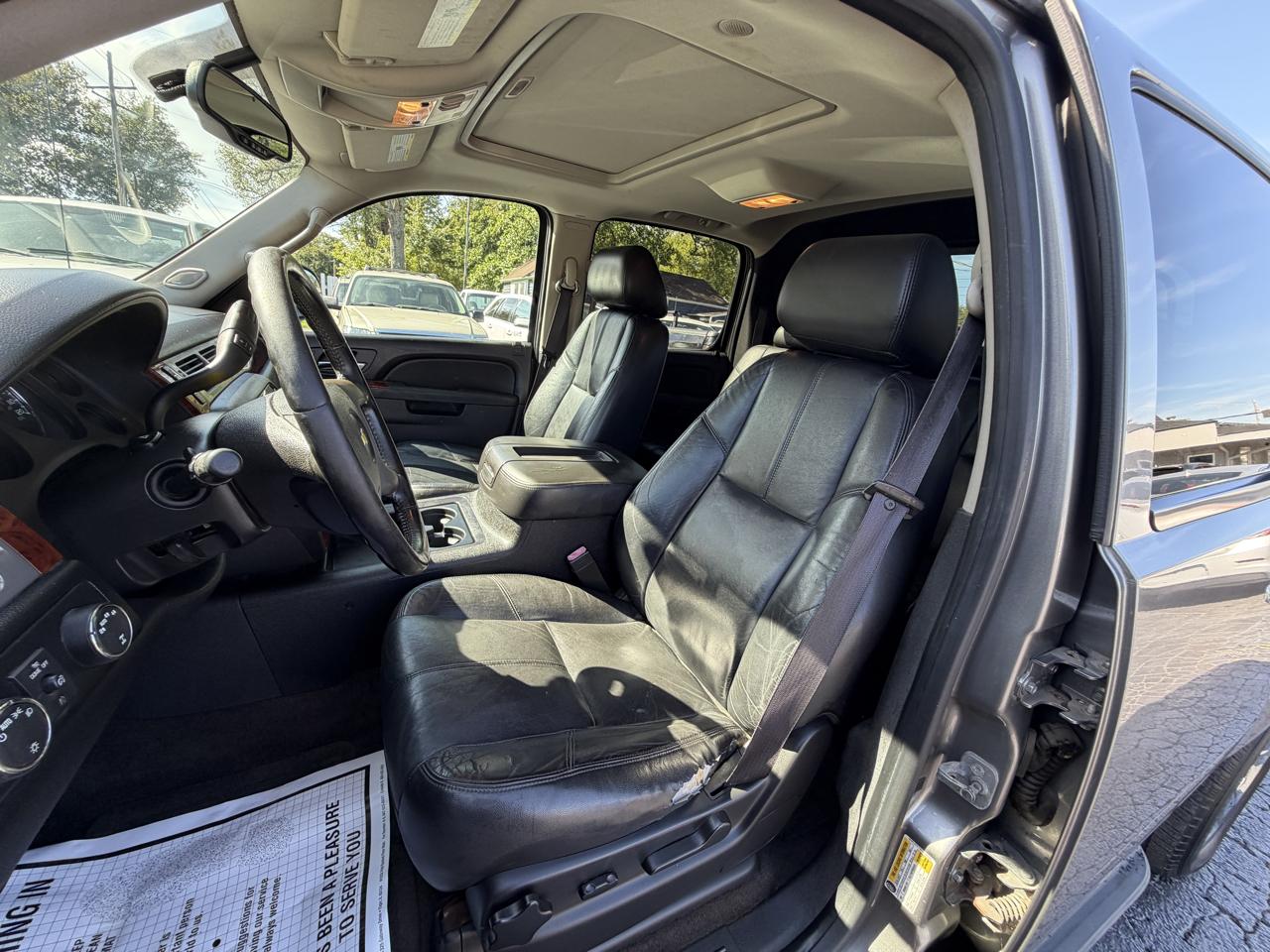 Chevrolet Avalanche LT 4WD 2012