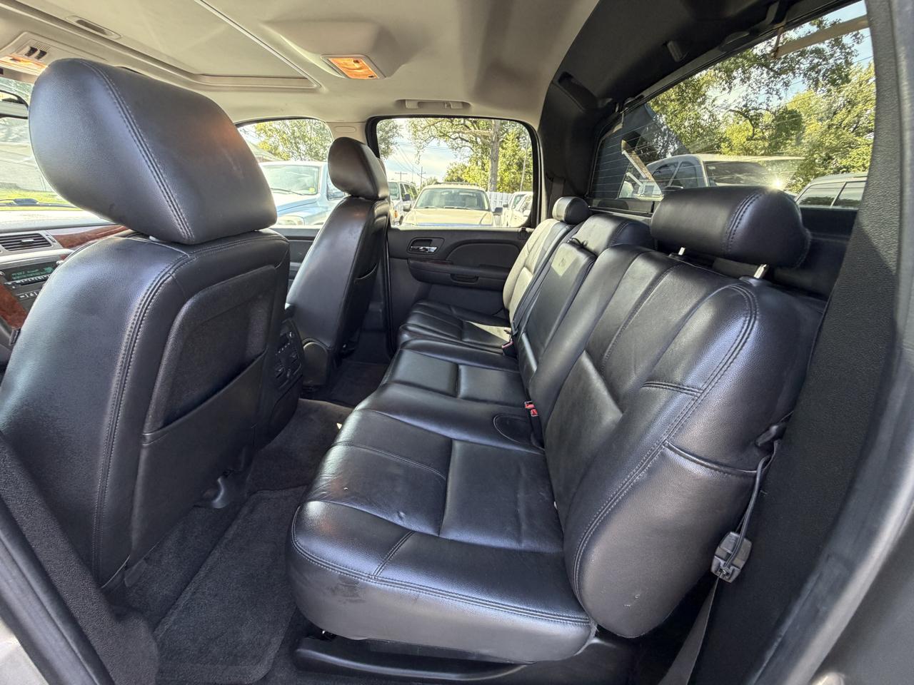 Chevrolet Avalanche LT 4WD 2012