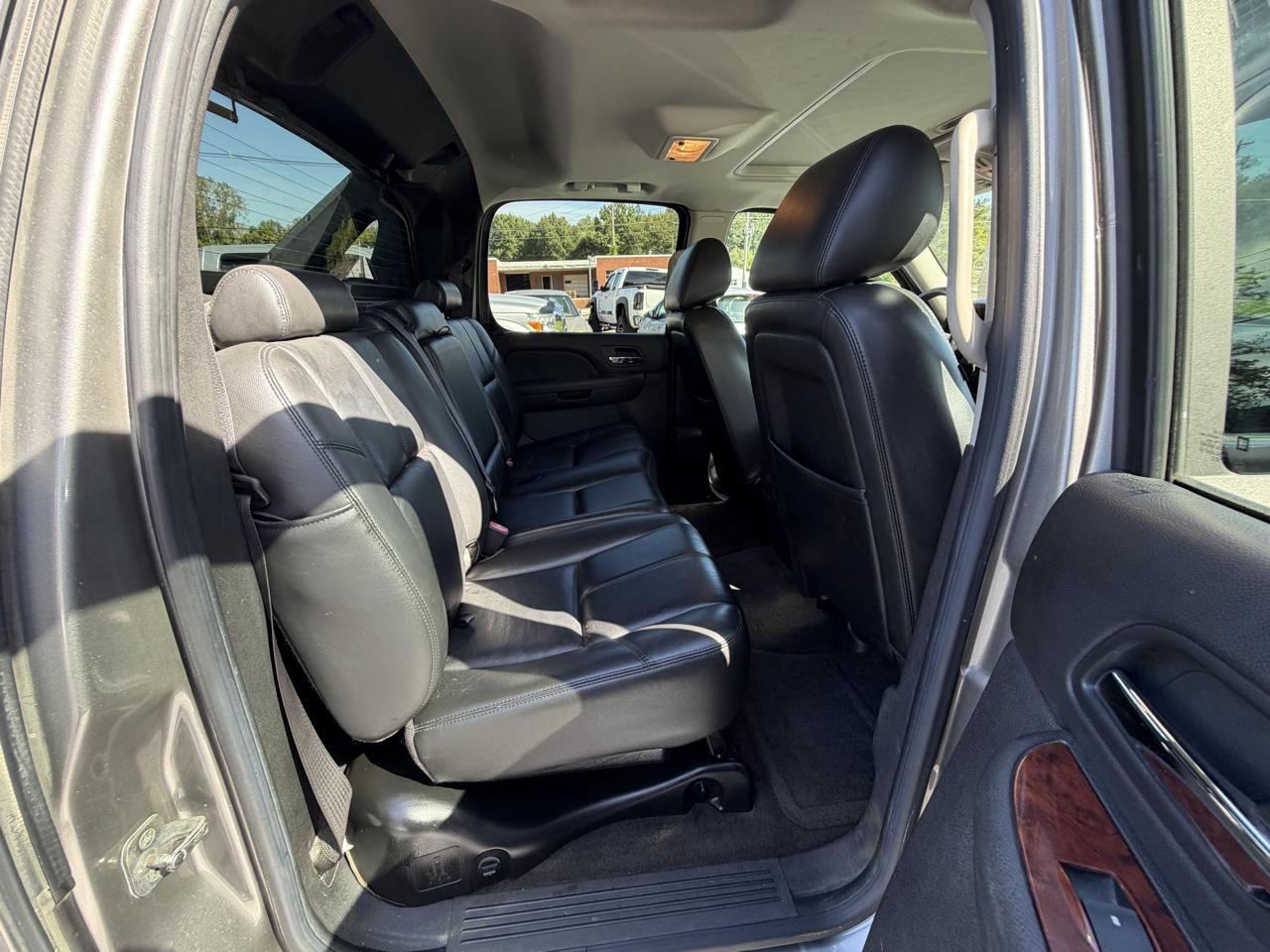Chevrolet Avalanche LT 4WD 2012