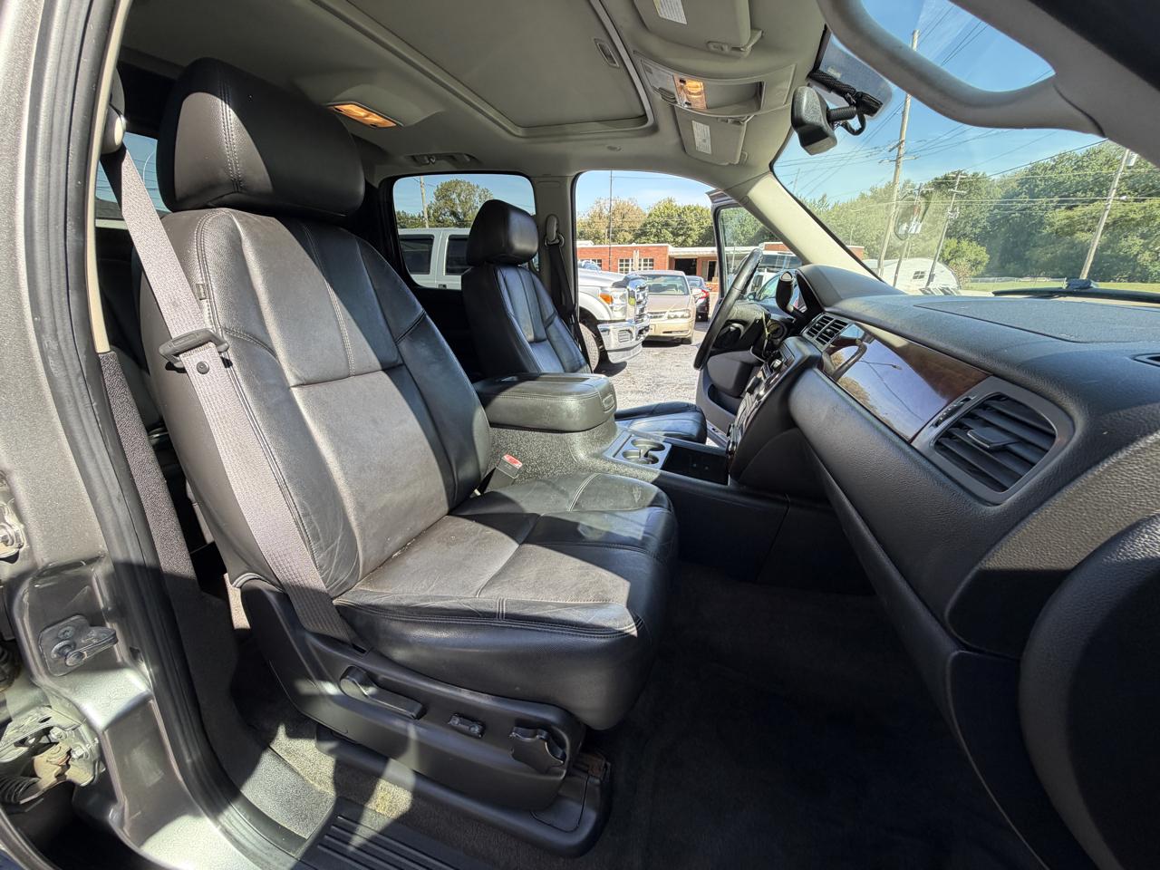 Chevrolet Avalanche LT 4WD 2012