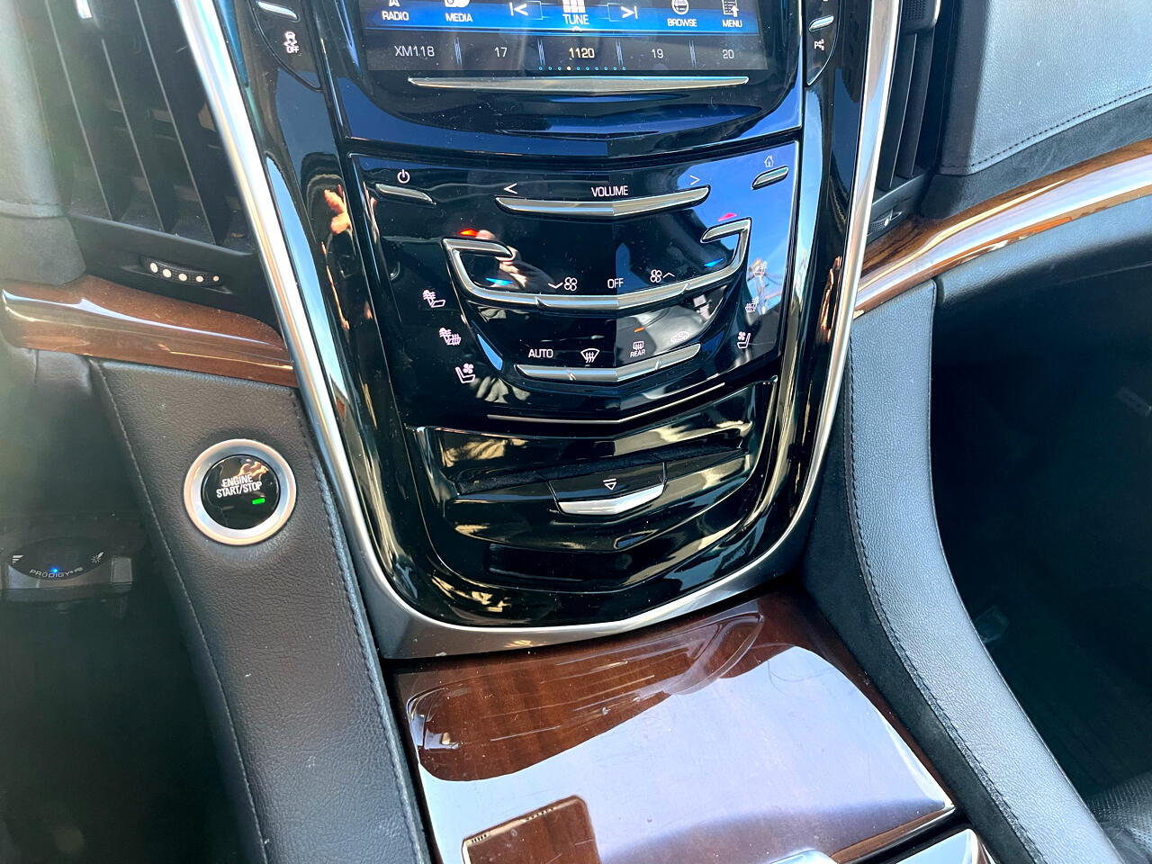 Cadillac Escalade ESV Premium 4WD 2017