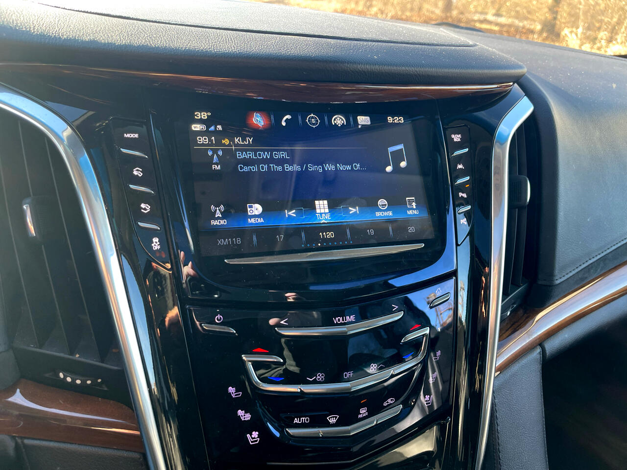 Cadillac Escalade ESV Premium 4WD 2017