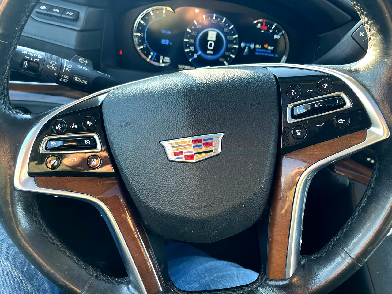 Cadillac Escalade ESV Premium 4WD 2017