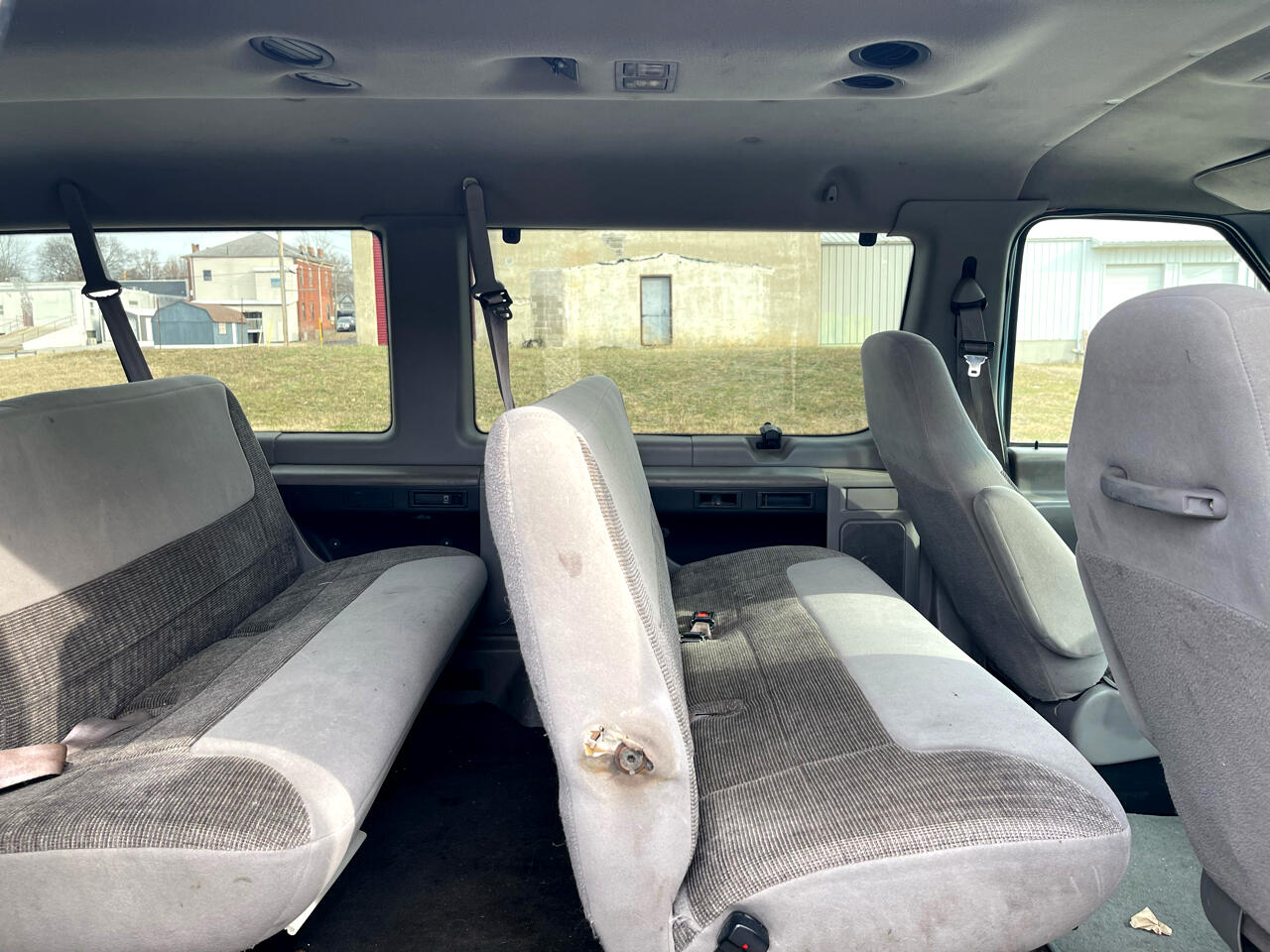 Ford Econoline Wagon E-350 XL Super Duty 1999