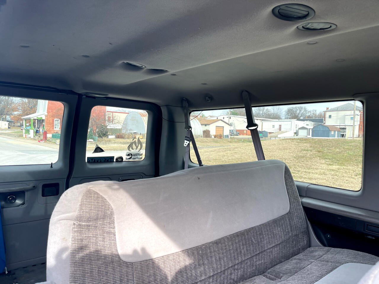 Ford Econoline Wagon E-350 XL Super Duty 1999