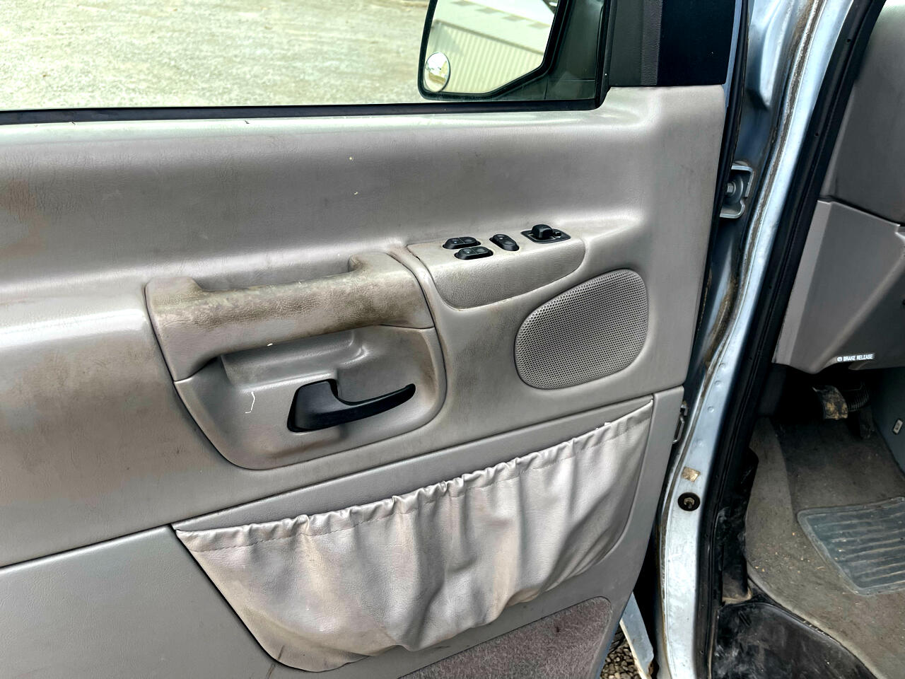 Ford Econoline Wagon E-350 XL Super Duty 1999