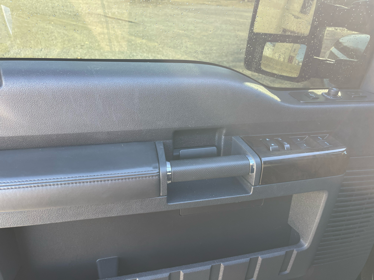 Ford F-450 SD Platinum Crew Cab DRW 4WD 2016