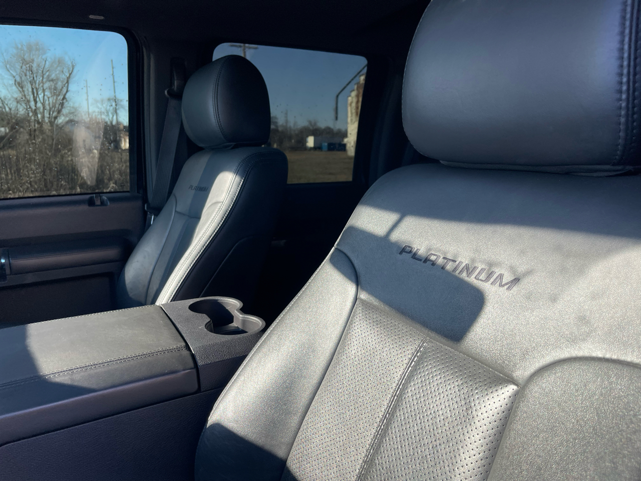 Ford F-450 SD Platinum Crew Cab DRW 4WD 2016