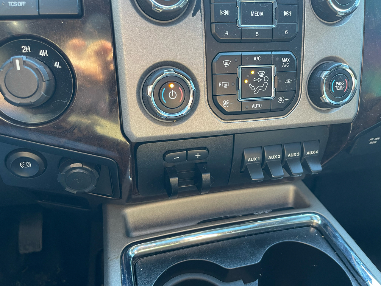 Ford F-450 SD Platinum Crew Cab DRW 4WD 2016