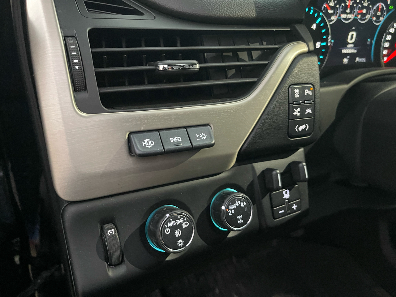 GMC Yukon Denali 4WD 2018