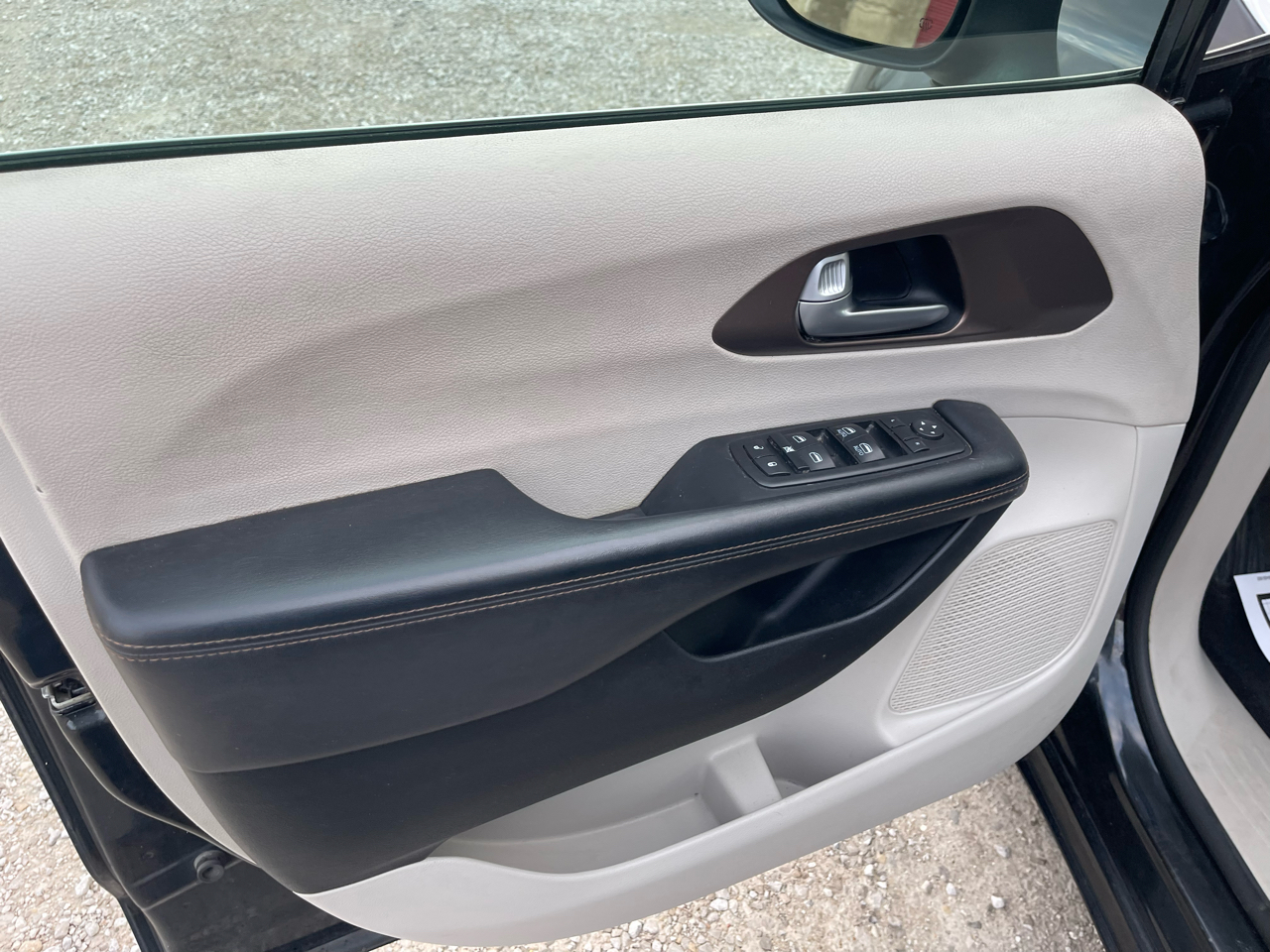 Chrysler Pacifica Touring 2017